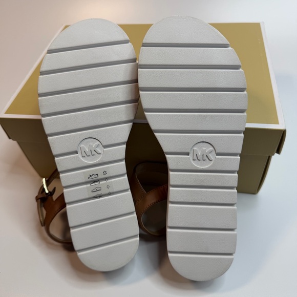 Michael Kors Darcy Flatform Sandal- luggage color- size 7- new in box - Picture 5 of 6